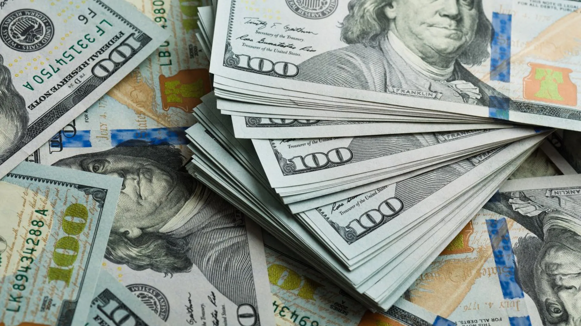 Dólar cai 0,59% e vai a R$ 5,691; Bolsa fica estável
