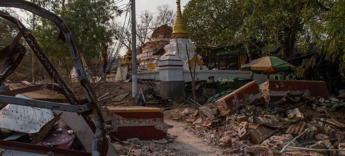 Em Sagiang, os edifícios destruídos mostram as consequências do terremoto de magnitude 7,7 que atingiu Mianmar em 28 de março.